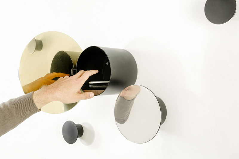 Chiodo 1, 2, 3 - hooks, mirrors, wall containers