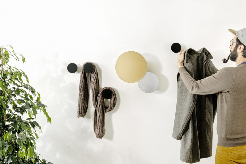 Chiodo 1, 2, 3 - hooks, mirrors, wall containers