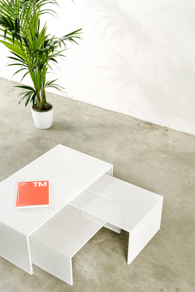 Dentro - tris di tavoli