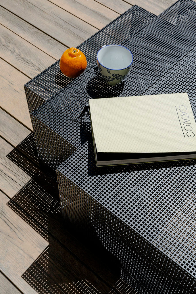 Dentro - tris di tavoli