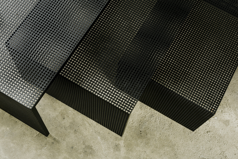 Dentro - tris di tavoli