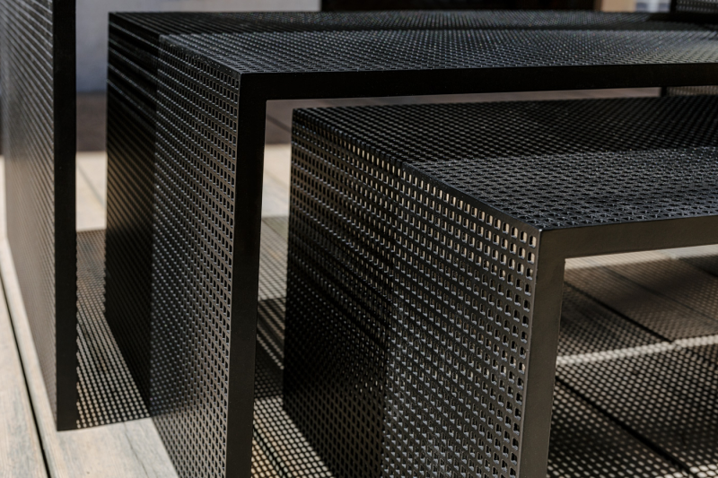 Dentro - tris di tavoli