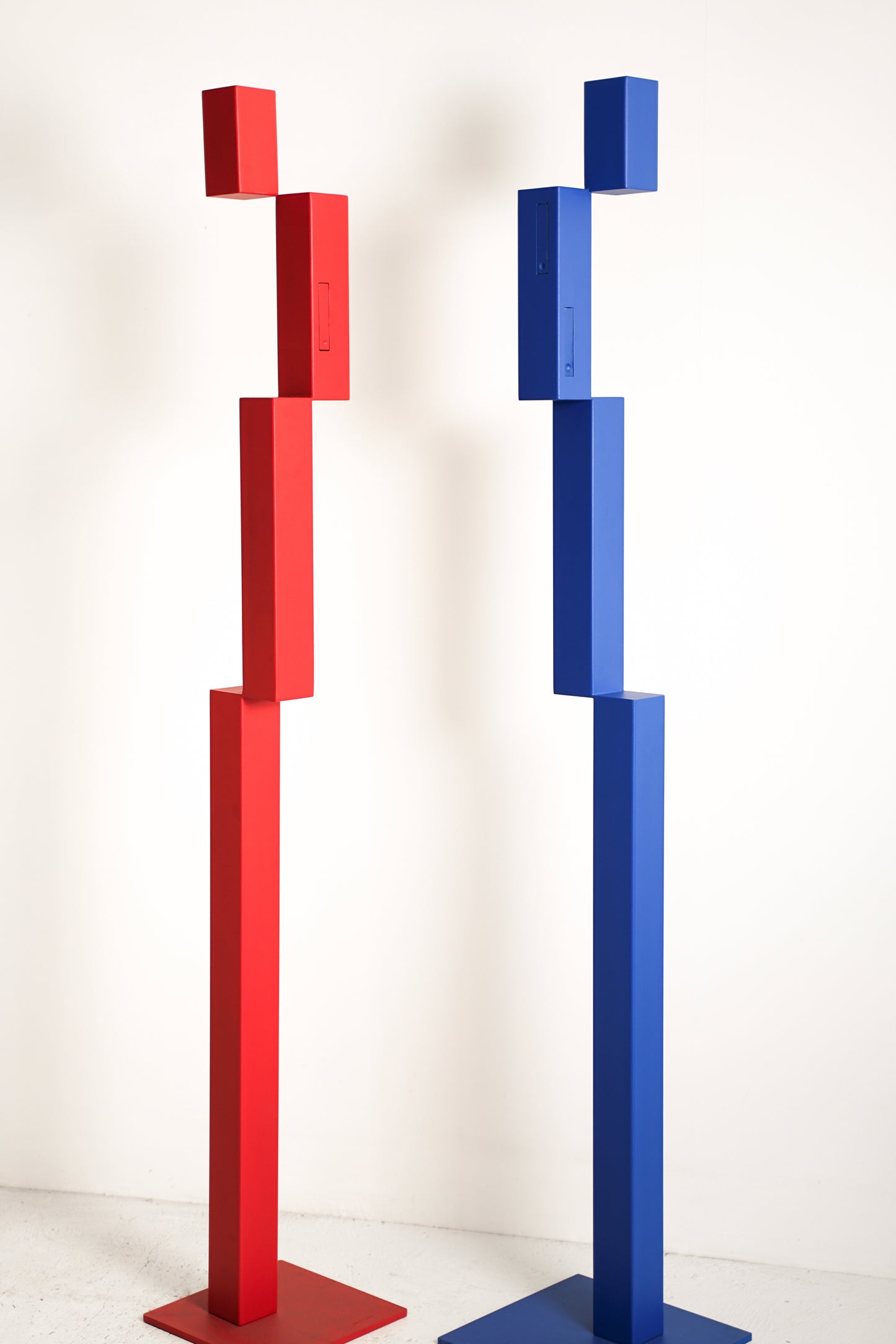 Pixel - hidden coat rack