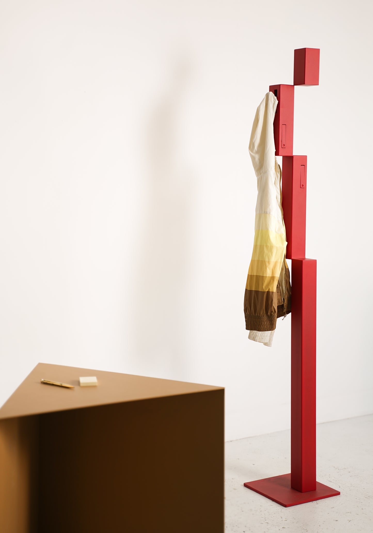 Pixel - hidden coat rack